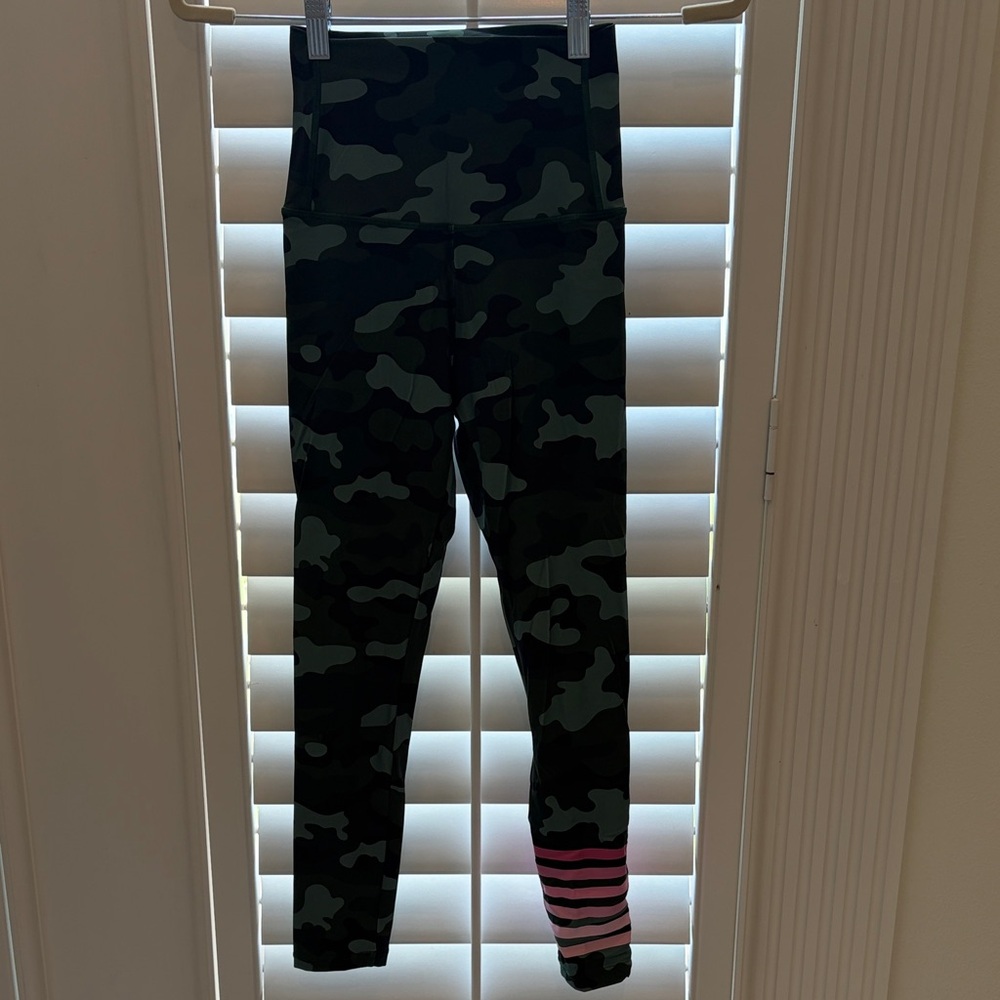 Addison Bay High-Waist Camo Leggings with Pink Stripe